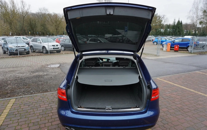 Audi A4 cena 42900 przebieg: 302000, rok produkcji 2014 z Resko małe 277